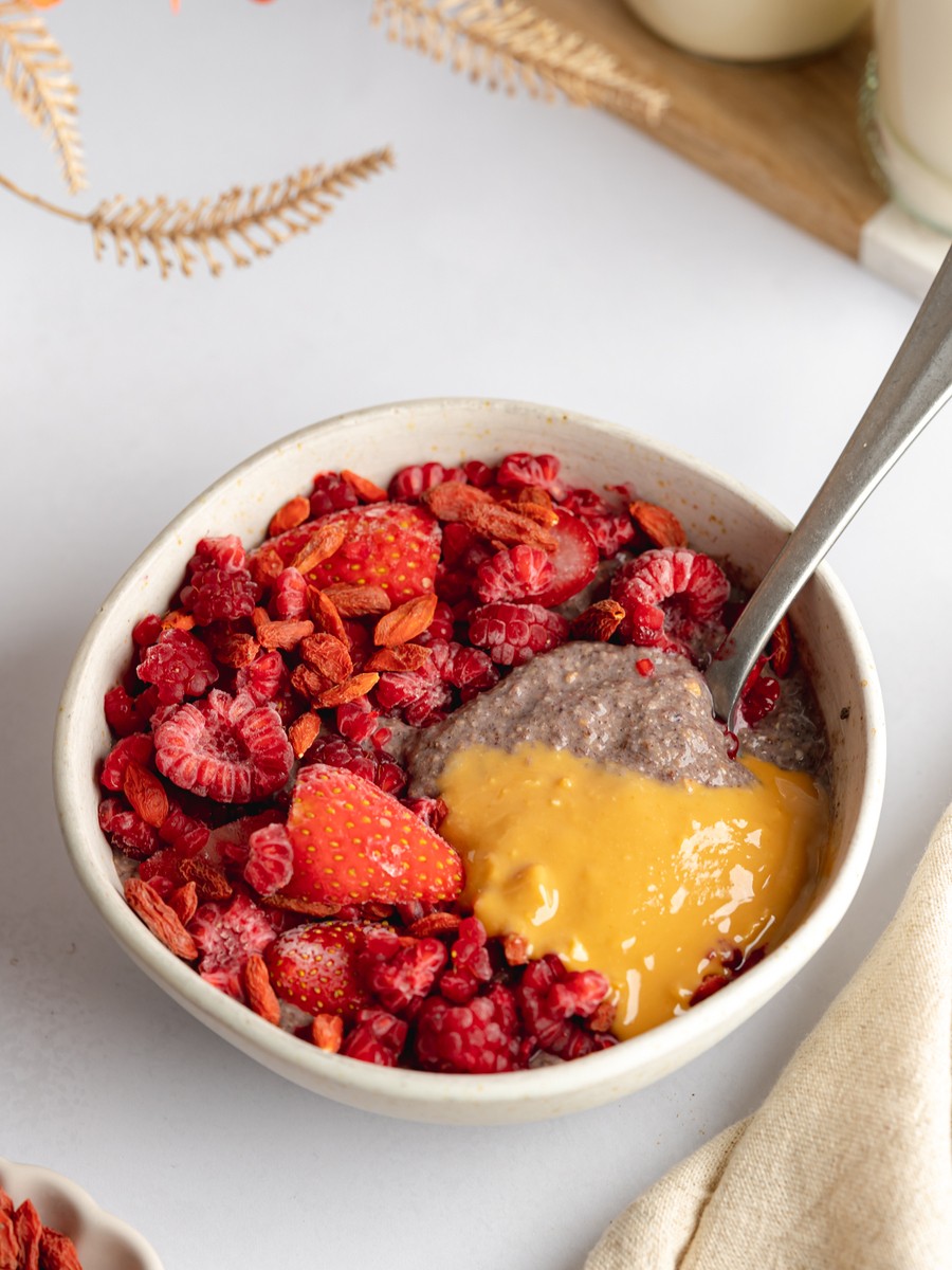 Awakening Bowl Acai, Banana & Strawberry 7